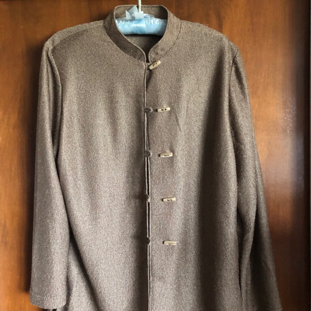 Great lightweight for evening wear.